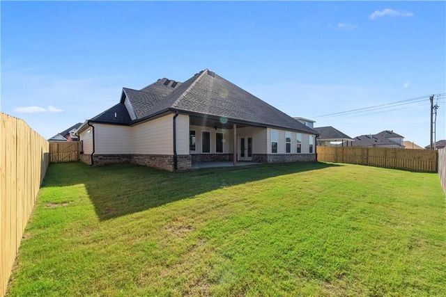 100 Jenna Lane, Gravette, AR 72764