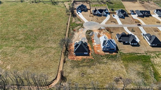 100 Jenna Lane, Gravette, AR 72764