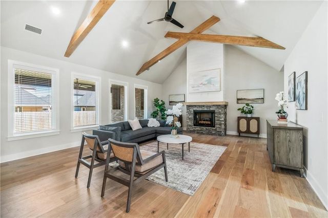 100 Jenna Lane, Gravette, AR 72764