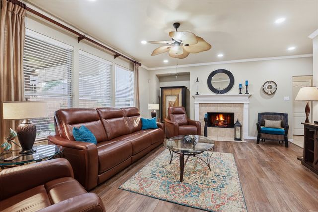 2810 Hammond Drive, Grand Prairie, TX 75052