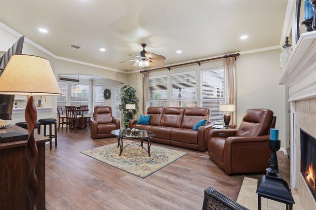 2810 Hammond Drive, Grand Prairie, TX 75052