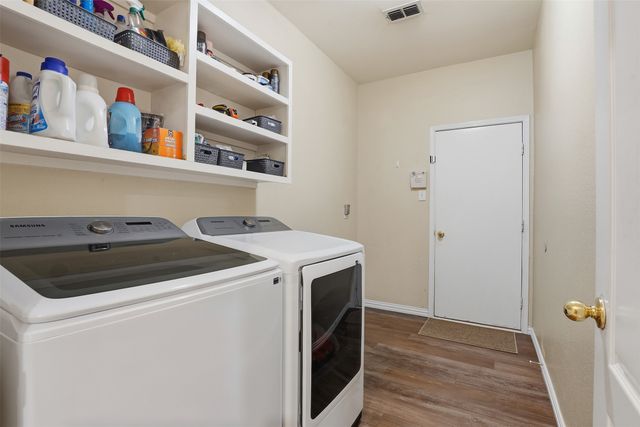 2810 Hammond Drive, Grand Prairie, TX 75052