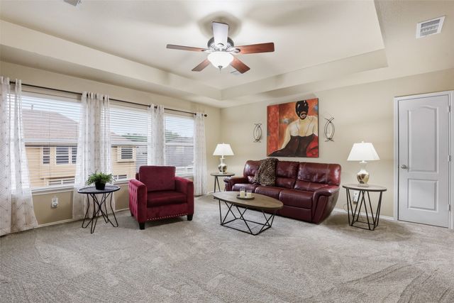 2810 Hammond Drive, Grand Prairie, TX 75052