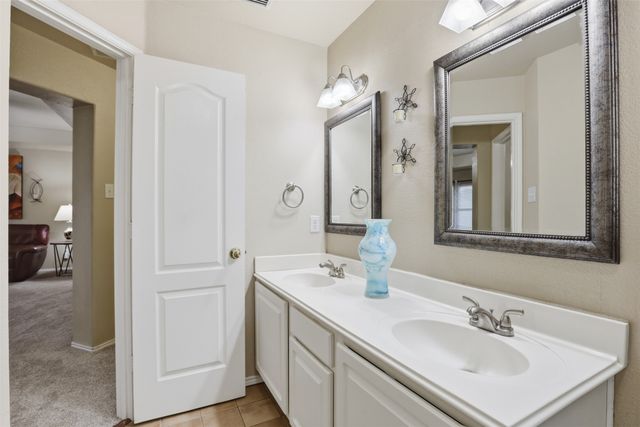 2810 Hammond Drive, Grand Prairie, TX 75052