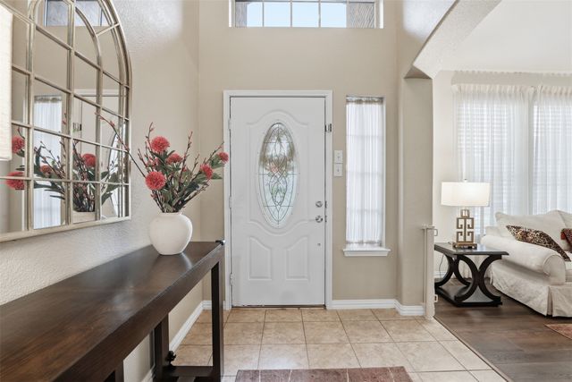2810 Hammond Drive, Grand Prairie, TX 75052