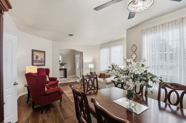2810 Hammond Drive, Grand Prairie, TX 75052
