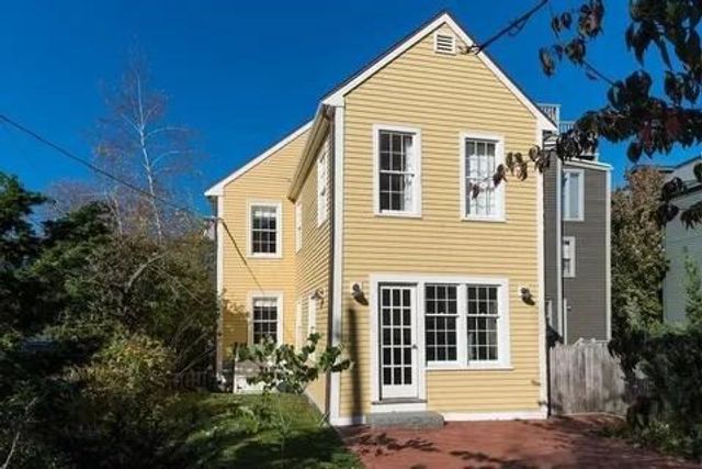 4 Goodwins Court 1, Marblehead, MA 01945