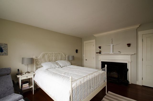 4 Goodwins Court 1, Marblehead, MA 01945
