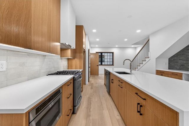 533 E 19th Street, Kansas City, MO 64108