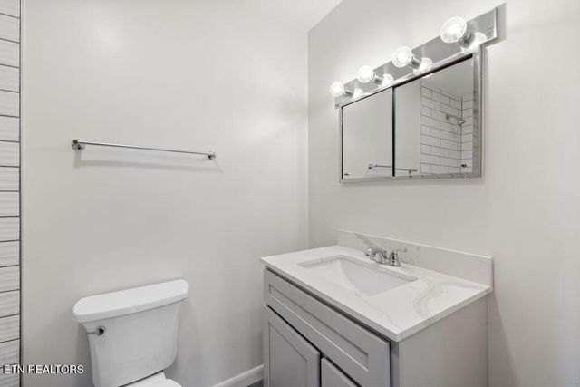4316 NE Shangri La Drive, Knoxville, TN 37914