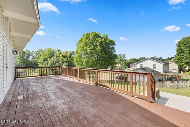 4316 NE Shangri La Drive, Knoxville, TN 37914