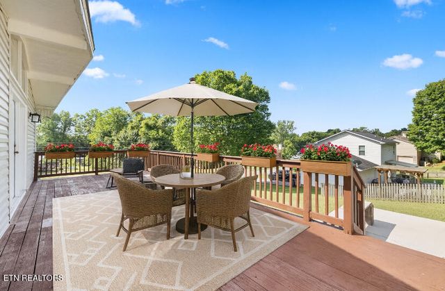 4316 NE Shangri La Drive, Knoxville, TN 37914