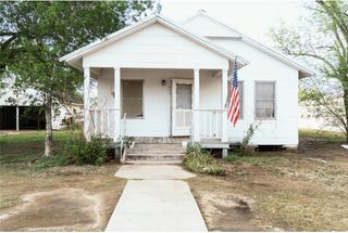 534 SW 8th St, Premont, TX 78375
