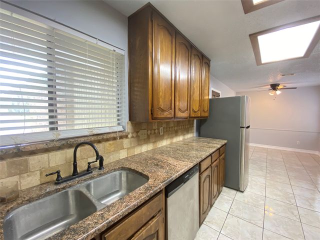 4131 Crossgate Court, Arlington, TX 76016