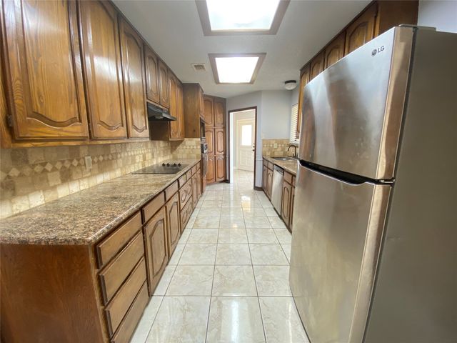 4131 Crossgate Court, Arlington, TX 76016
