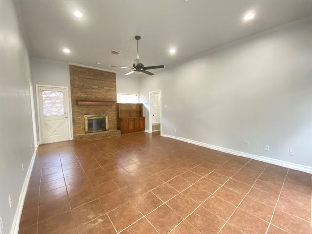 4131 Crossgate Court, Arlington, TX 76016