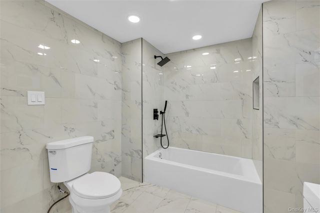 21 John Drive, Farmingville, NY 11738