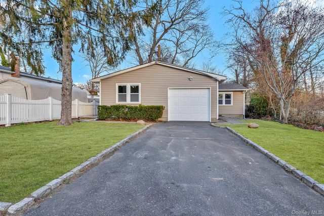 21 John Drive, Farmingville, NY 11738