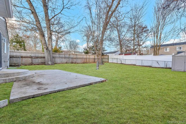 21 John Drive, Farmingville, NY 11738