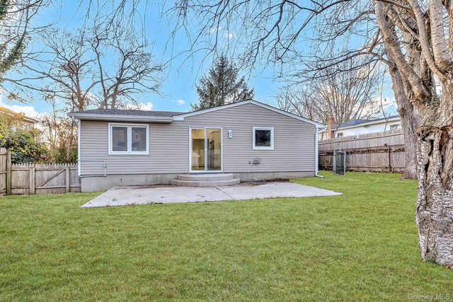 21 John Drive, Farmingville, NY 11738