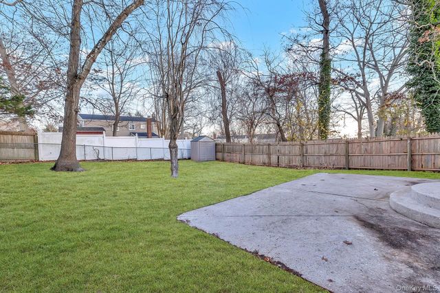 21 John Drive, Farmingville, NY 11738