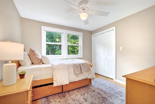 104 Hartwell Rd, Bedford, MA 01730