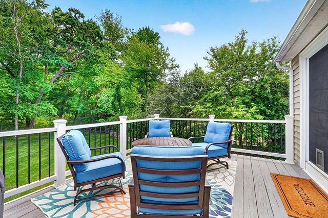 104 Hartwell Rd, Bedford, MA 01730