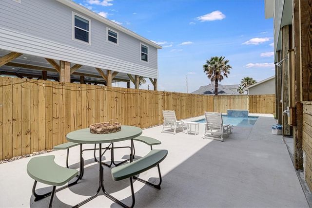 1911 Eskridge Road, Port Aransas, TX 78373