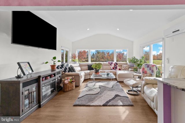 264-A GLEN RD, Monroe Township, NJ 08831