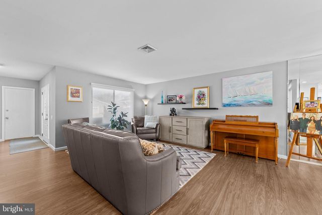 264-A GLEN RD, Monroe Township, NJ 08831