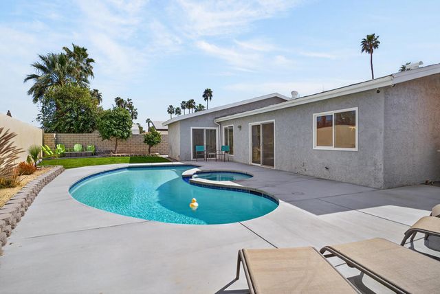 826 Arroyo Vista Drive, Palm Springs, CA 92264
