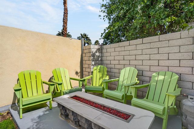 826 Arroyo Vista Drive, Palm Springs, CA 92264