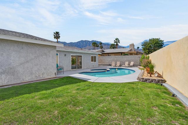 826 Arroyo Vista Drive, Palm Springs, CA 92264