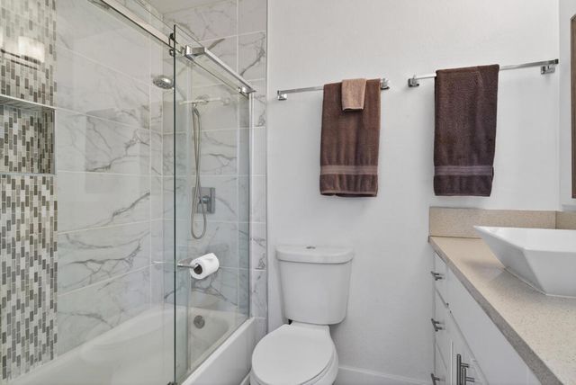 826 Arroyo Vista Drive, Palm Springs, CA 92264