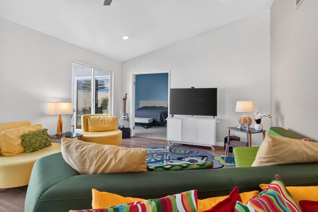 826 Arroyo Vista Drive, Palm Springs, CA 92264