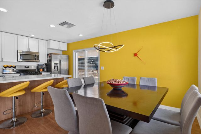 826 Arroyo Vista Drive, Palm Springs, CA 92264