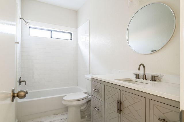 6400 Meadow Glen Drive, Arlington, TX 76018