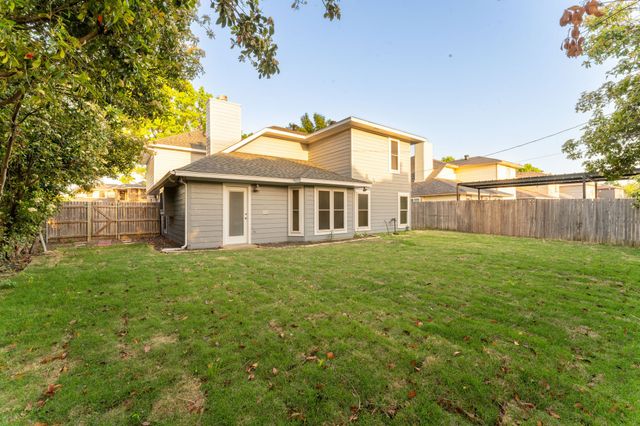 6400 Meadow Glen Drive, Arlington, TX 76018