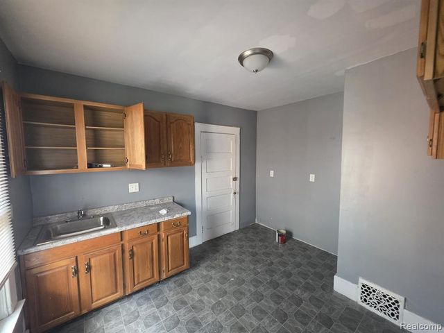 47 Pilgrim Street, Highland Park, MI 48203