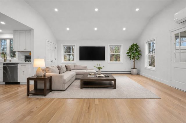 9 Country Parkway, North Providence, RI 02911