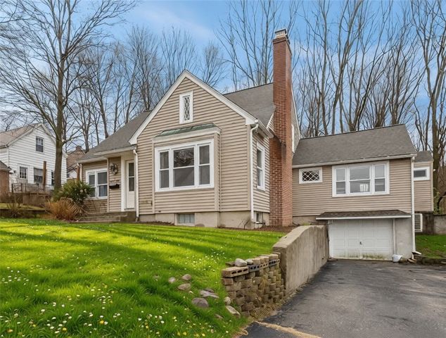 9 Country Parkway, North Providence, RI 02911