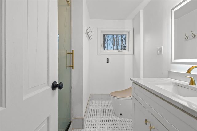 9 Country Parkway, North Providence, RI 02911