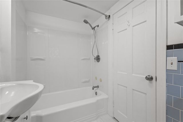 9 Country Parkway, North Providence, RI 02911