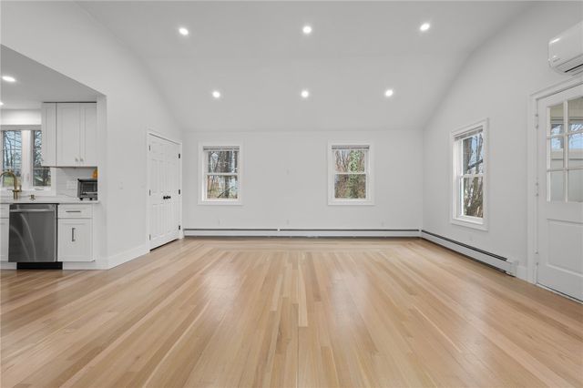 9 Country Parkway, North Providence, RI 02911