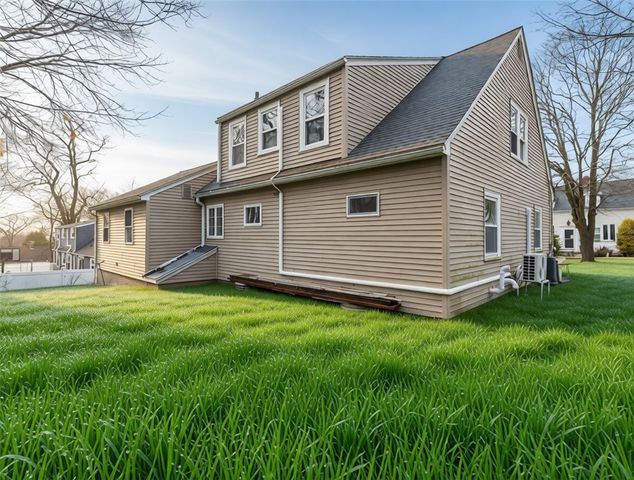 9 Country Parkway, North Providence, RI 02911