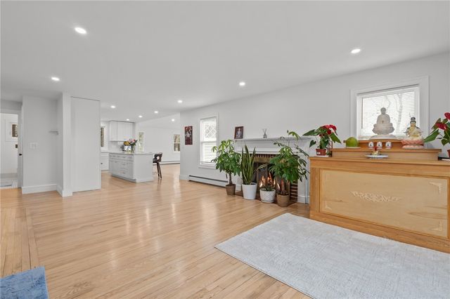 9 Country Parkway, North Providence, RI 02911