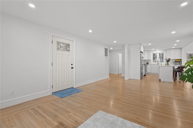 9 Country Parkway, North Providence, RI 02911