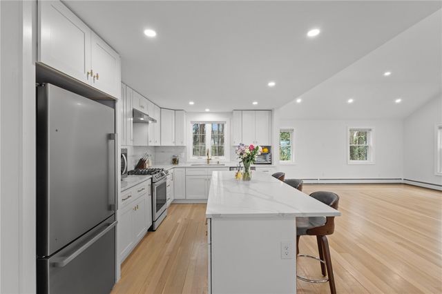 9 Country Parkway, North Providence, RI 02911