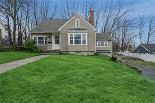 9 Country Parkway, North Providence, RI 02911