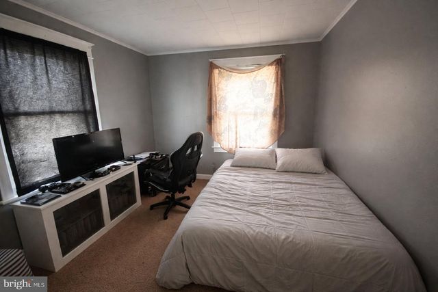 84 E ESSEX AVE, Lansdowne, PA 19050